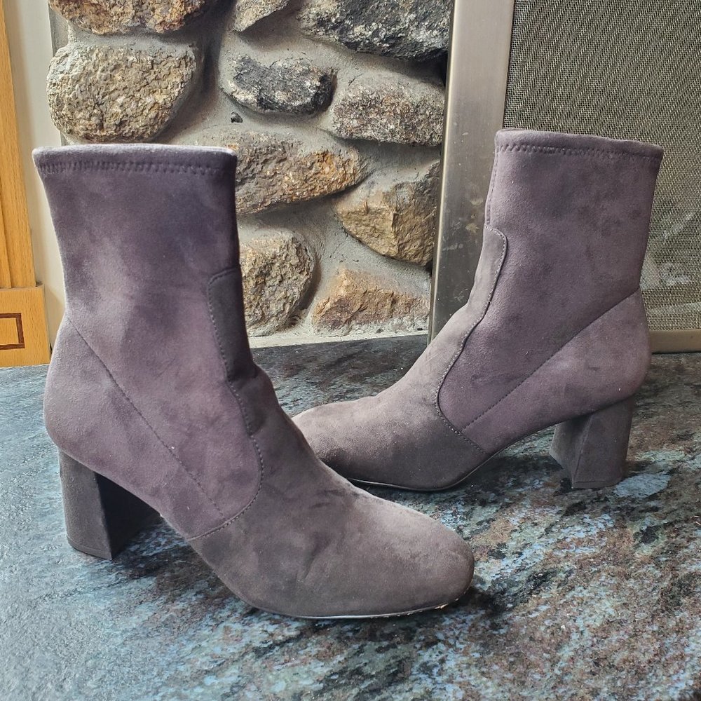 Ann Taylor Brown Micro Suede Stretch Booties Size 8.5M